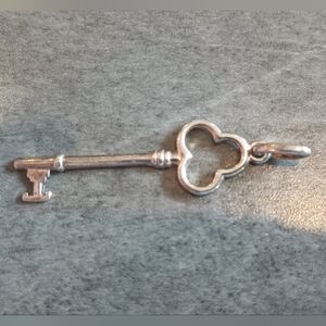 QG 925 Sterling Silver Key Pendant